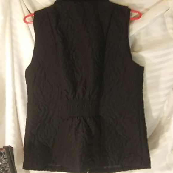 Vest - Picture 7 of 9